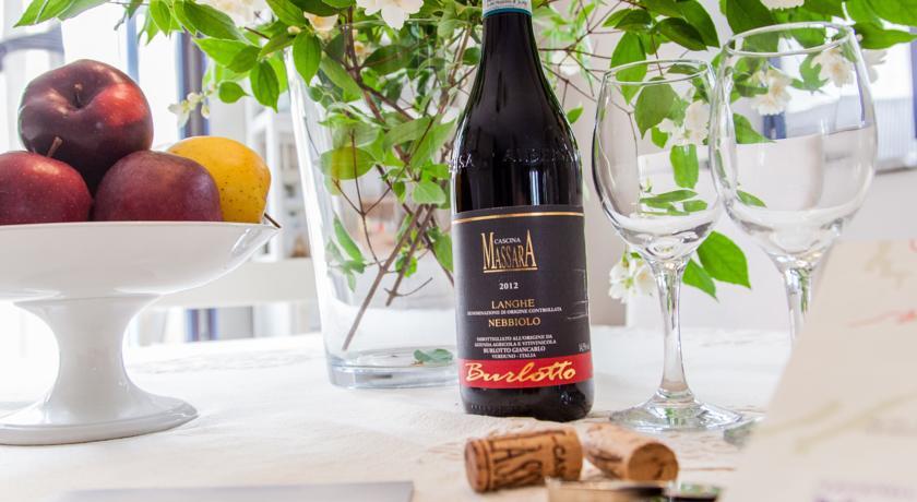 Cascina Arcangelo Raffaele Verduno Szoba fotó